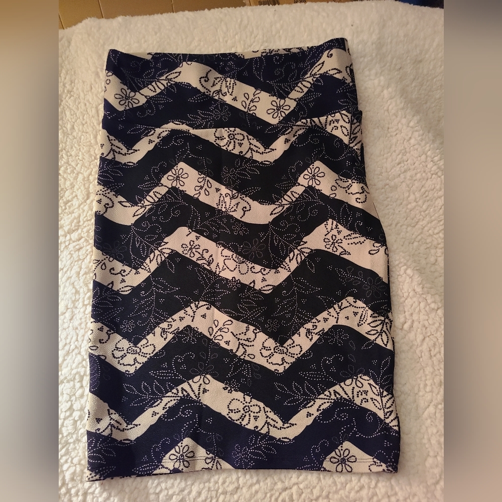 Lularoe Size Small Cassie Pencil Skirt